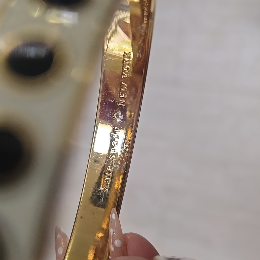 Kate Spade New York "In the Spotlight" Black/Cream/Gold Enamel Bangle Bracelet - Picture 4 of 8